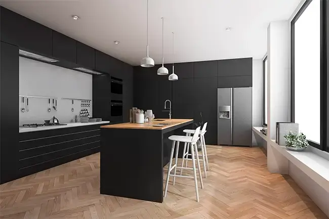 Cozinha preta bem iluminada 